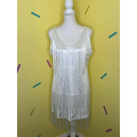 Elegant White Fringe Midi Dress - Picture 1 of 4